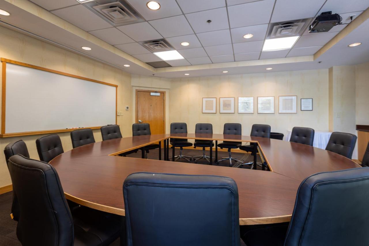 Gateway Hotel And Conference Center Ames Luaran gambar